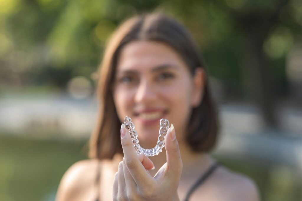 Learn About Invisalign Treatment and Its Everyday Convenience